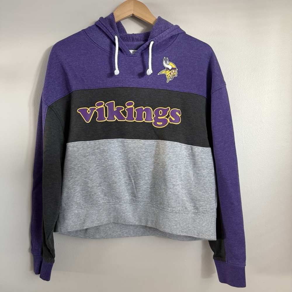 Team‎ Apparel Women's Vikings Crop Hoodie Size M Gray and Purple
